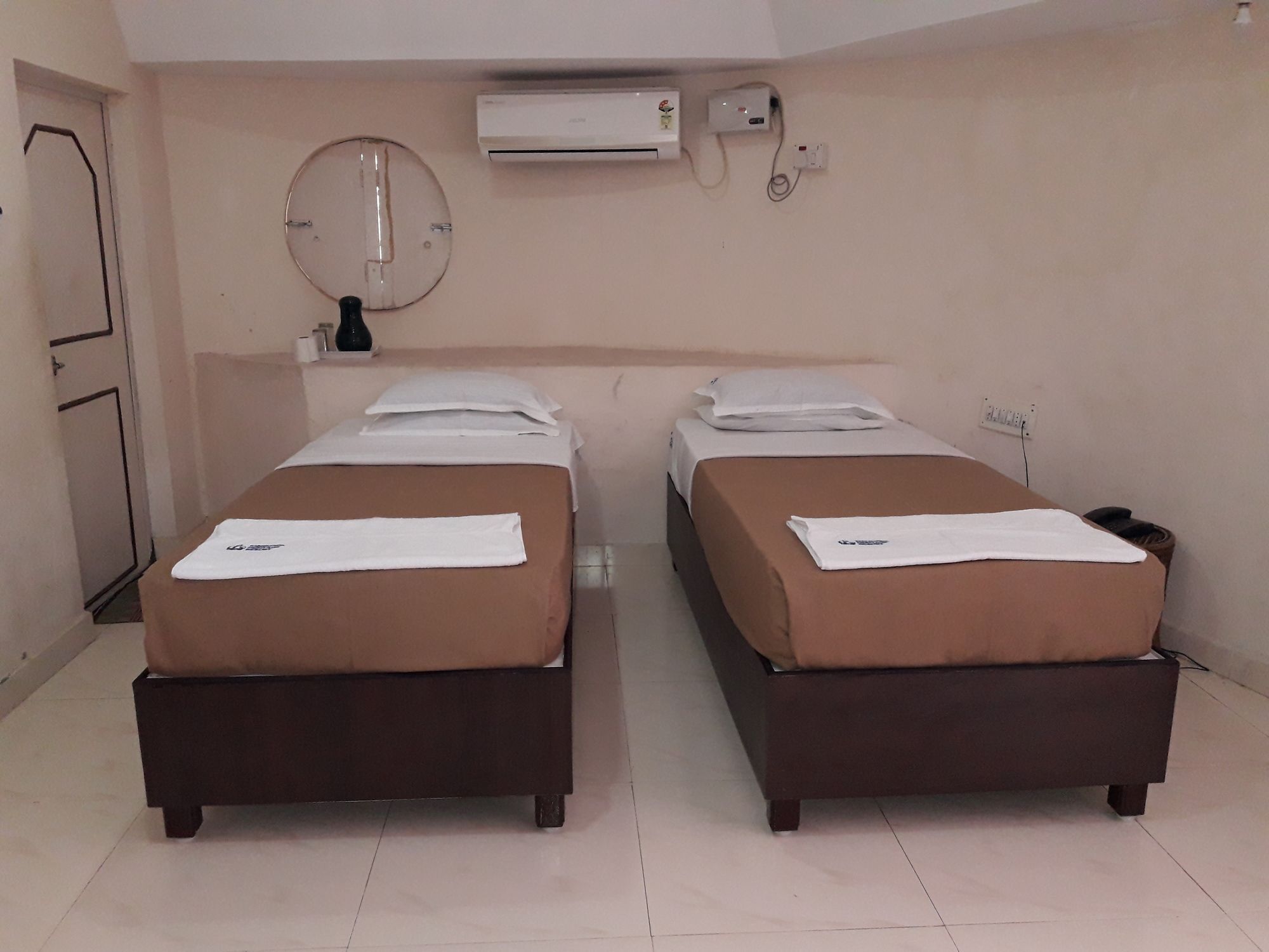 กิศกิณฑา เฮอริเทจ รีสอร์ต Hotel ฮัมปี ภายนอก รูปภาพ